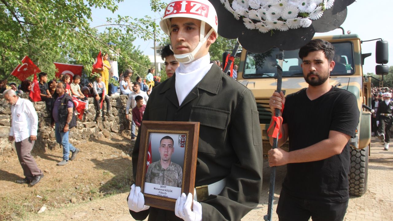 Hassa, Şehidini Son yolculuğuna Uğurladı