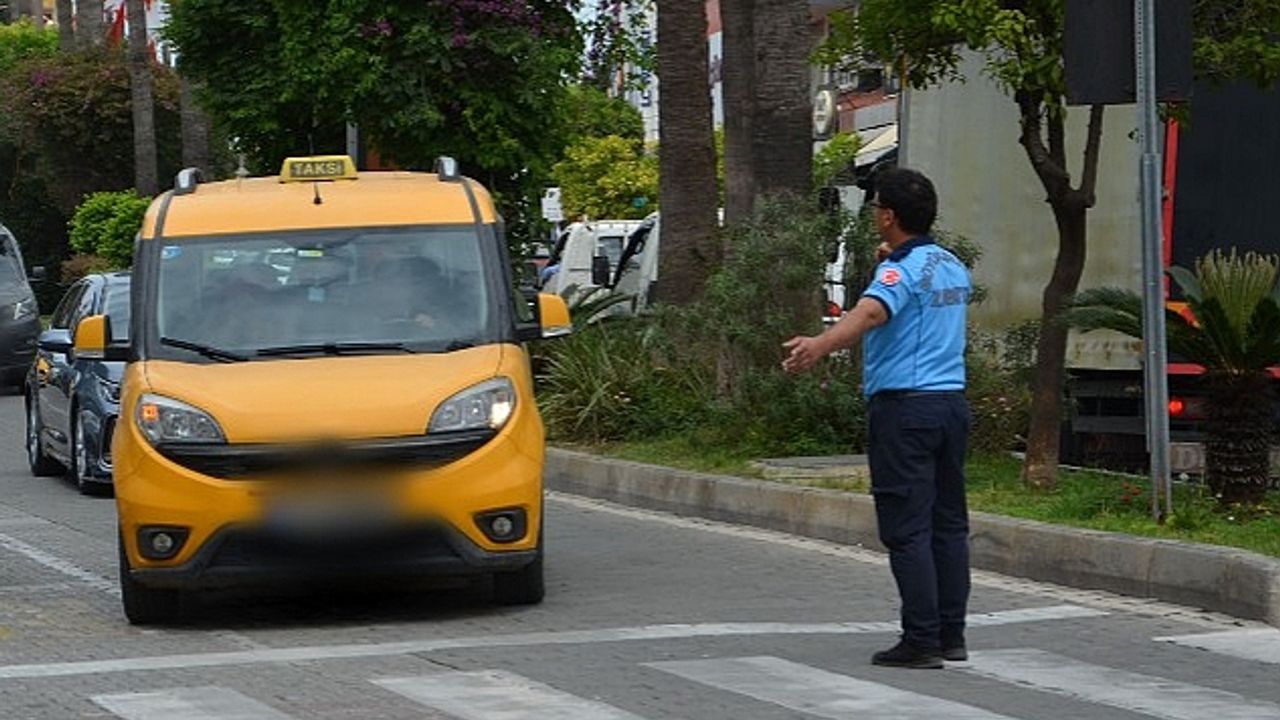Alanya'da sezon öncesi taksi ve halk otobüsleri denetleniyor