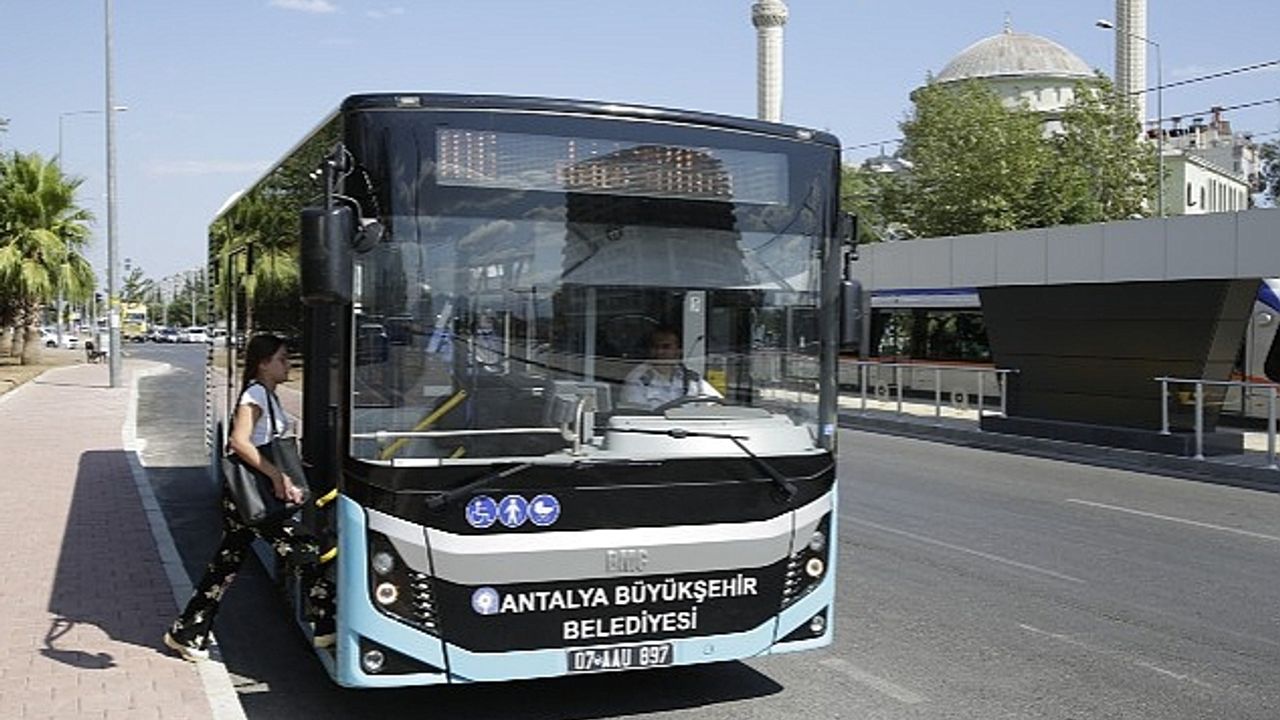 Antalya Büyükşehir'e ait toplu ulaşım araçları 19 Mayıs'ta ücretsiz