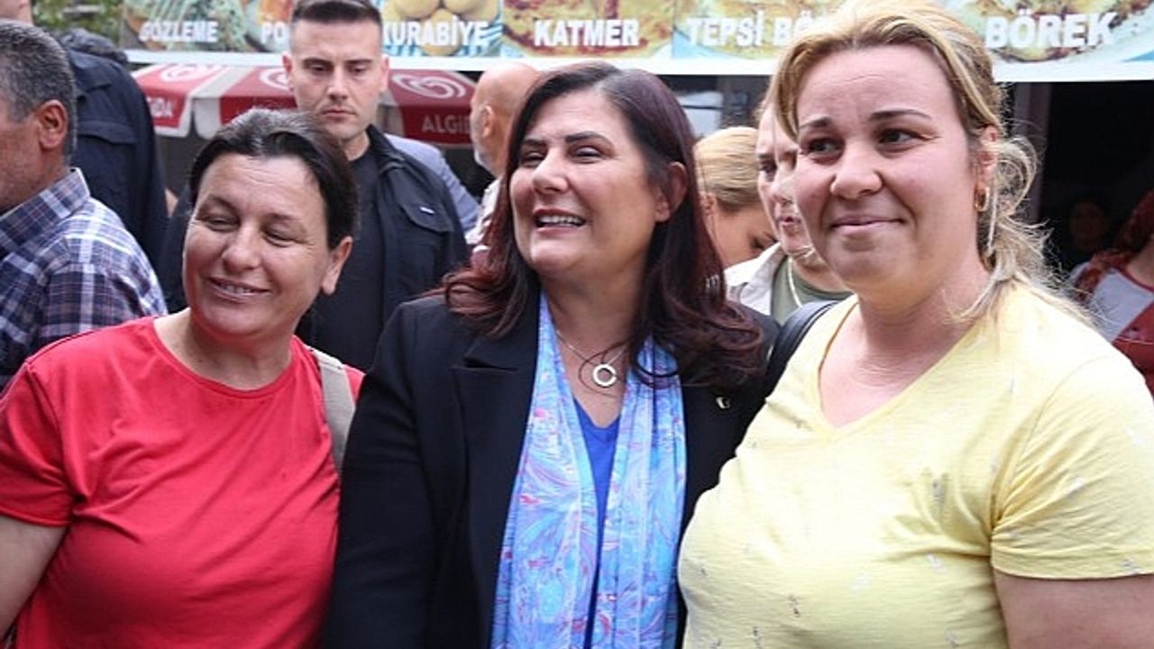 Aydın Büyükşehir Belediye Başkanı Özlem Çerçioğlu, Germencik Pazarı'nda vatandaşlarla bir araya geldi