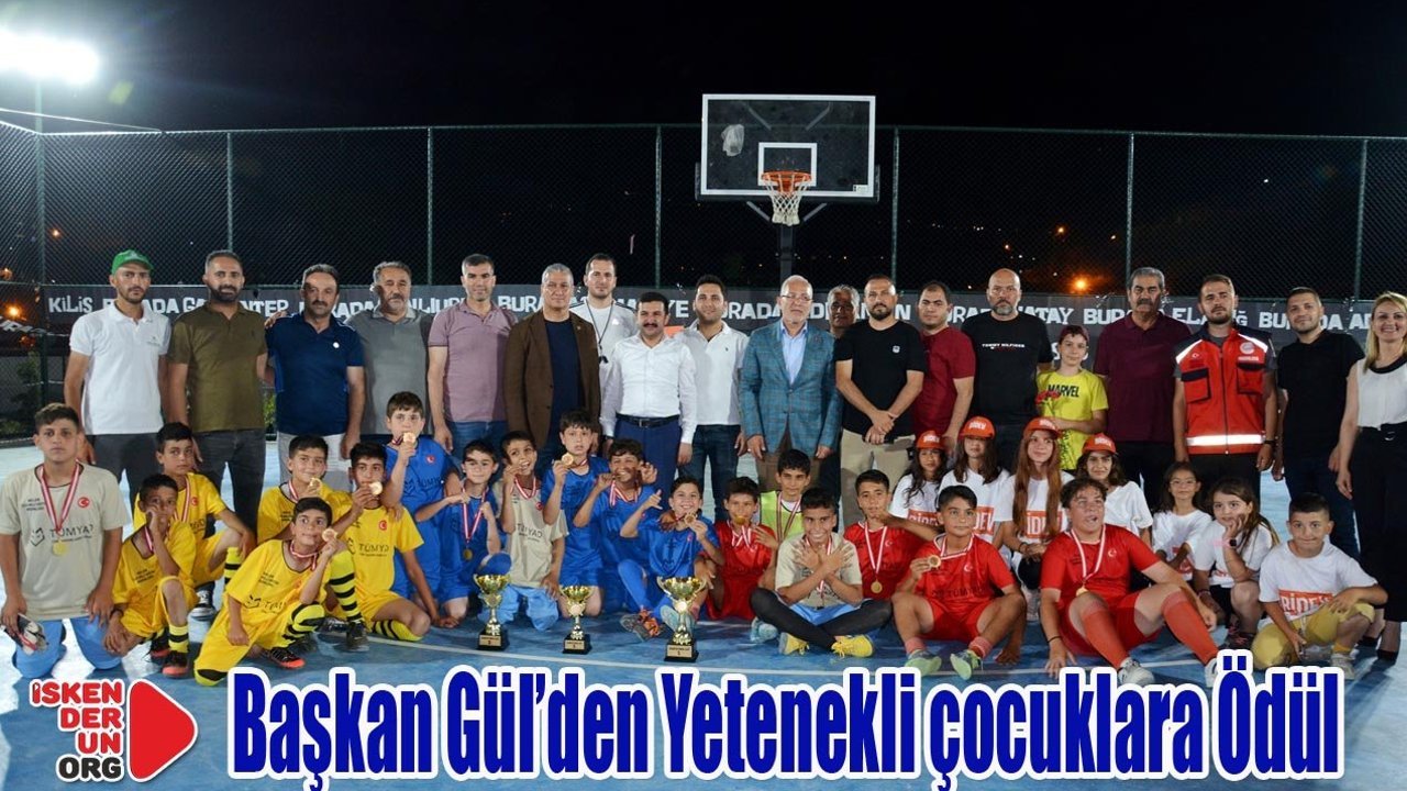 Ödülleri Teslim Edildi