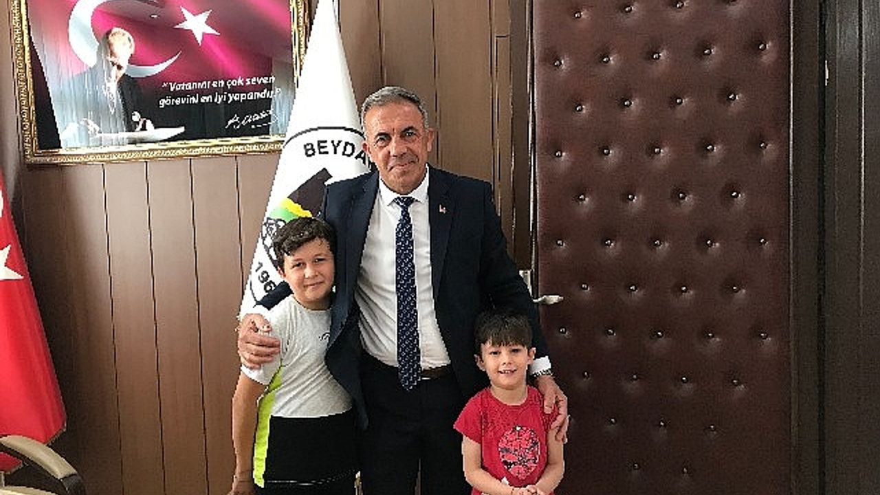 Beydağ Belediye Başkanı Feridun Yılmazlar, Kurban Bayramı dolayısıyla bir mesaj yayınladı