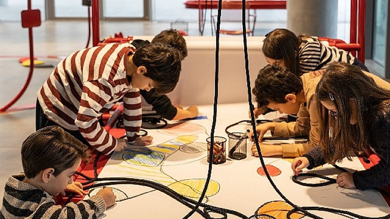 HSBC Türkiye çocuklarla sanatı bir araya getiriyor