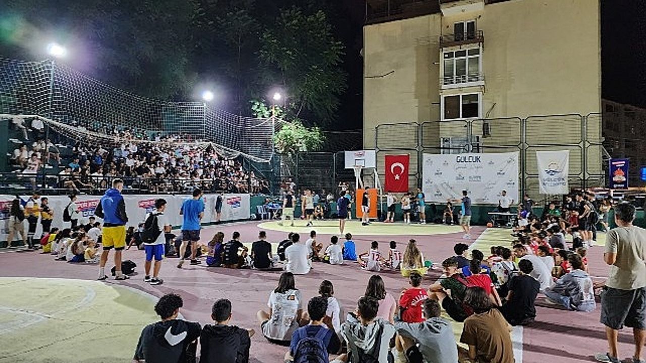 Şölene Dönüşen Sokak Basketbolu Turnuvası Tamamlandı