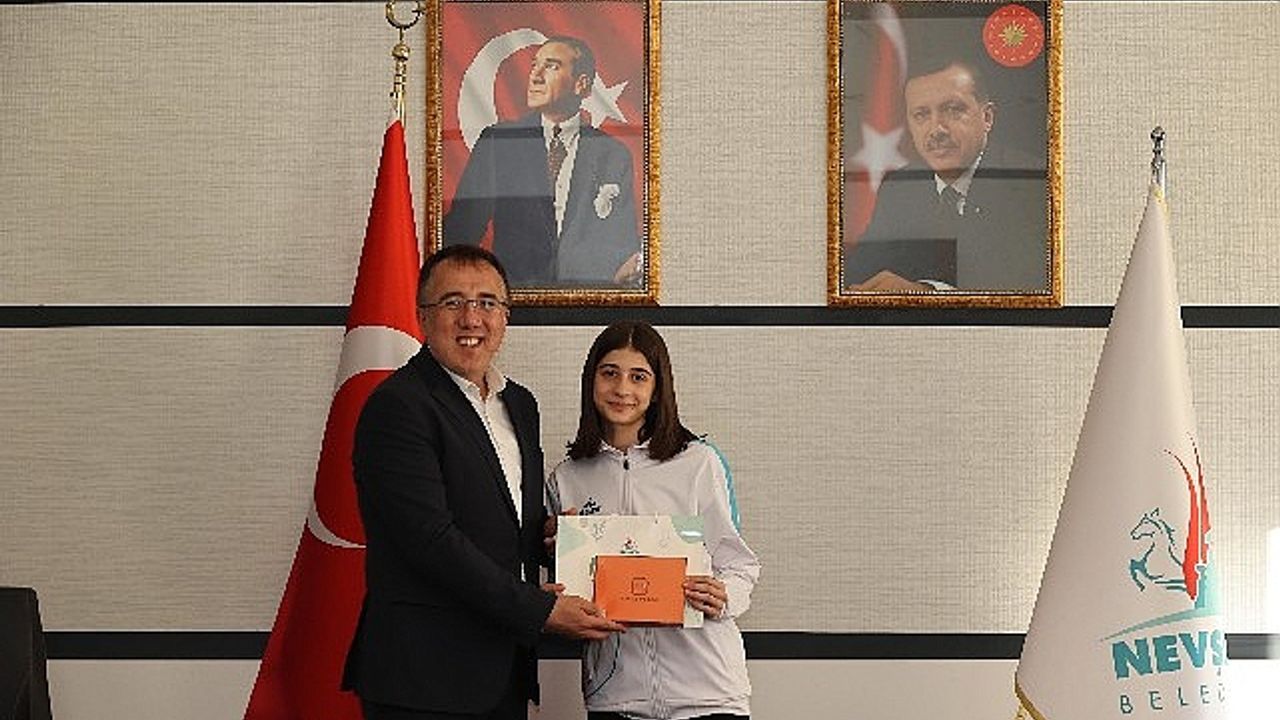 Nevşehir belediyesi: Başarılı sporcular ödüllendirildi 