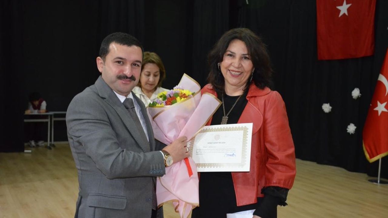 "Milletleri Kurtaranlar Öğretmenlerdir"          