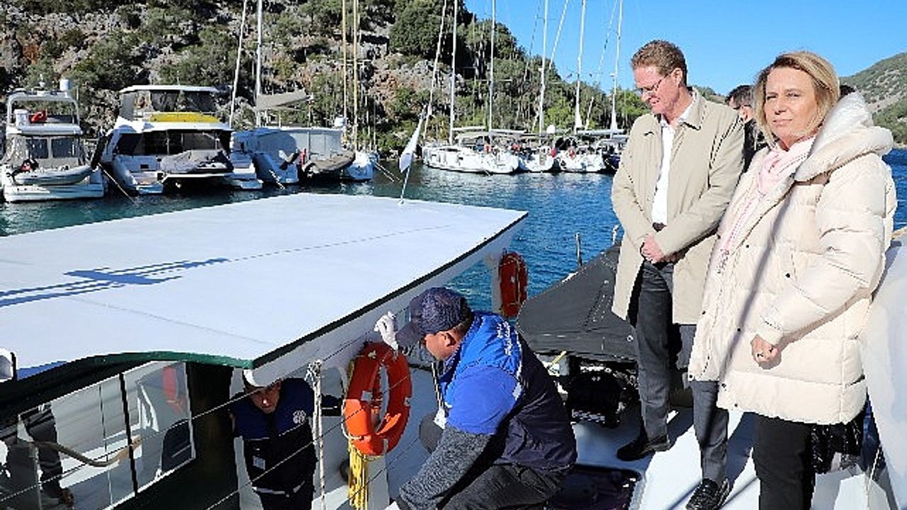Avrupa Birliği Türkiye Delegasyonu Başkanı Meyer, Büyükşehir Belediyesinin Atık Alım Teknelerini ve Tesislerini İnceledi