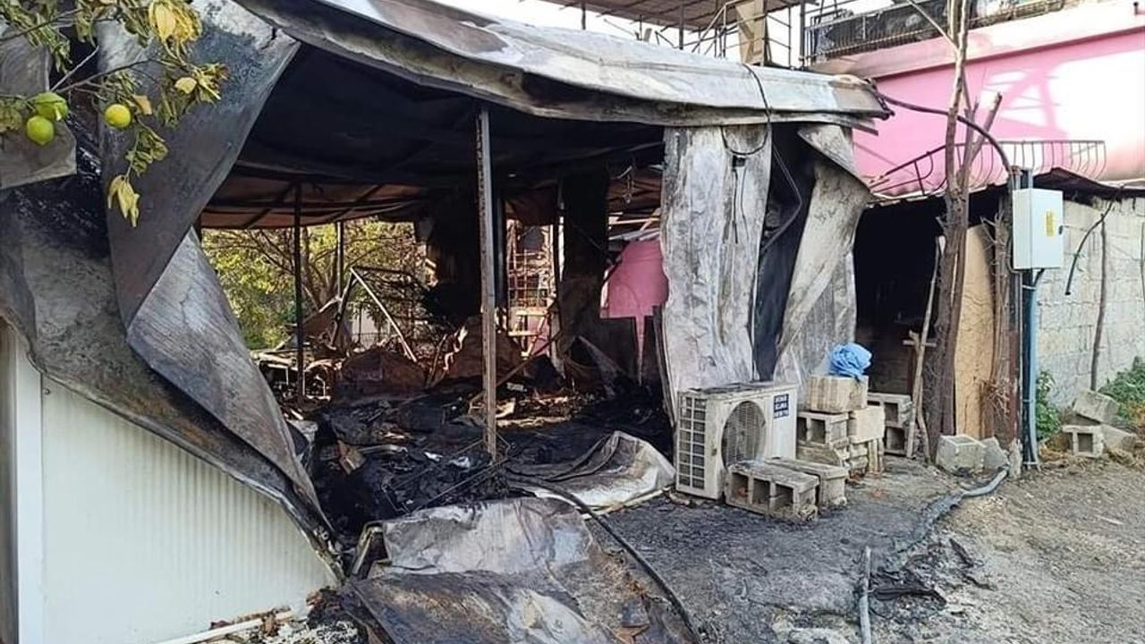 Prefabrik ev yandı, 2 çocuk canından oldu…