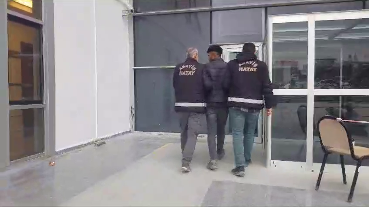 Aranan şahıs üzerinde tabancayla yakaladı…