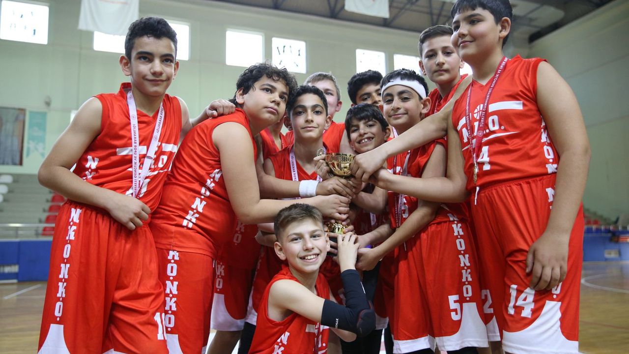 Namık Kemal ortaokulları basketbol şampiyonu…