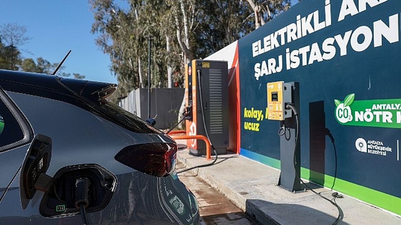 Antalya Büyükşehir Belediyesi 25 elektrikli araç şarj istasyonu kurdu