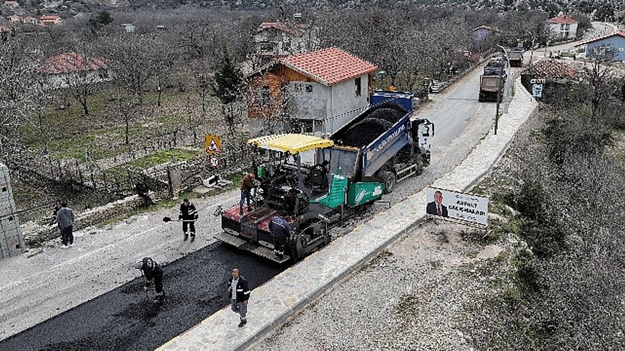 Antalya Büyükşehir'den İbradı'ya sıcak asfalt 