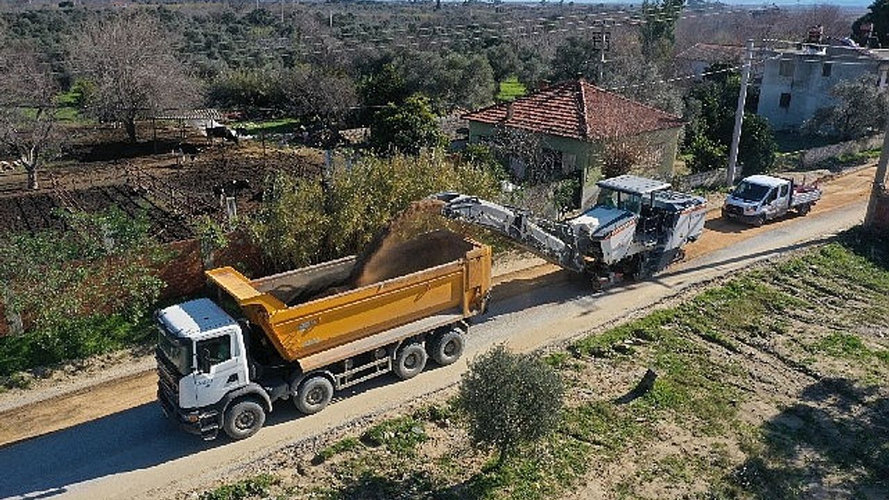 Aydın Büyükşehir Belediyesi Germencik Üzümlü - Moralı arasında yol yapım çalışmalarına devam ediyor
