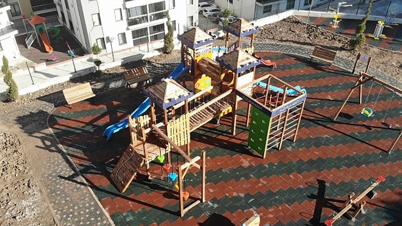 Hisartepe Mahallesi’nde çocuklar yeni parklarına kavuştu