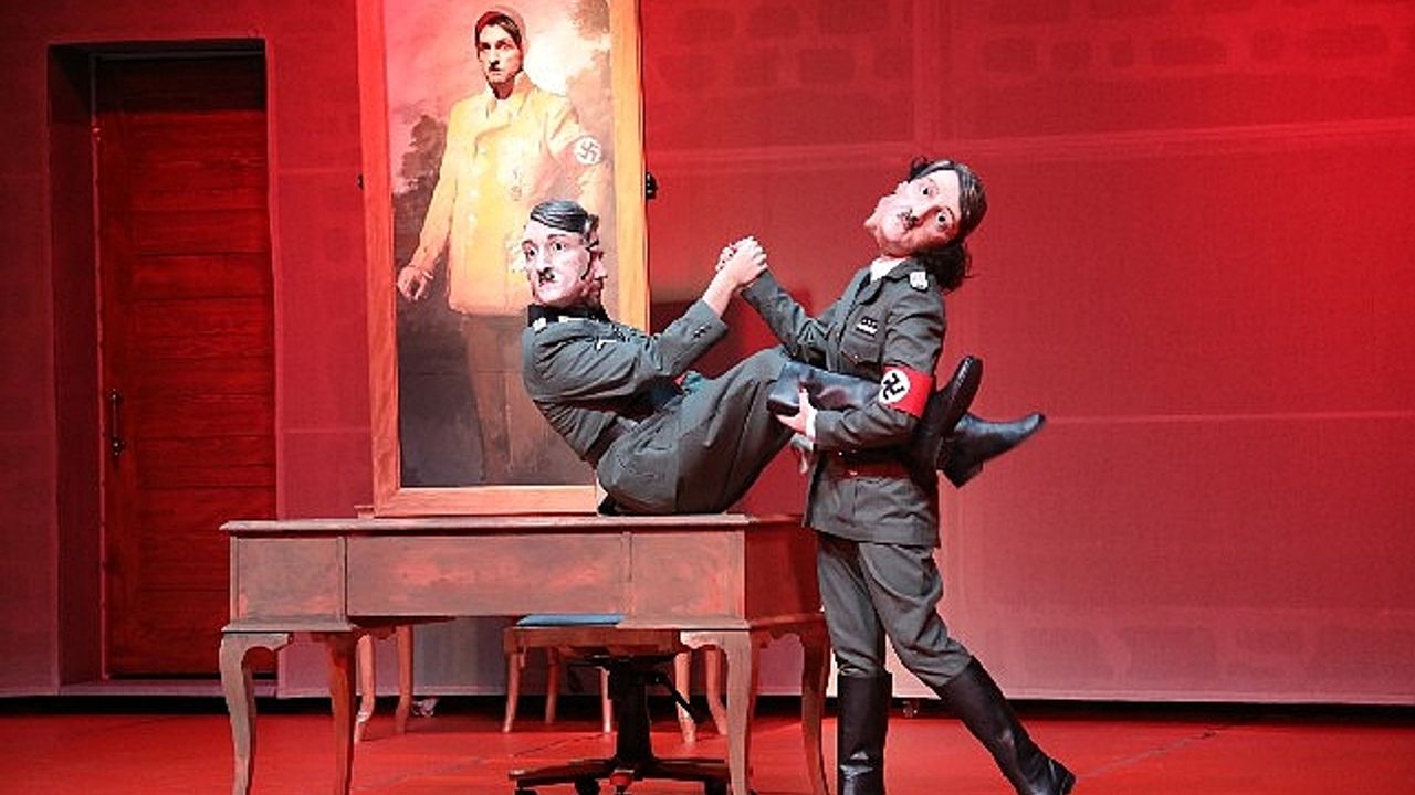 Şehir Tiyatroları'nın yeni oyunu “Yaşamak mı, Yoksa Ölmek mi” Bahçelievler'de