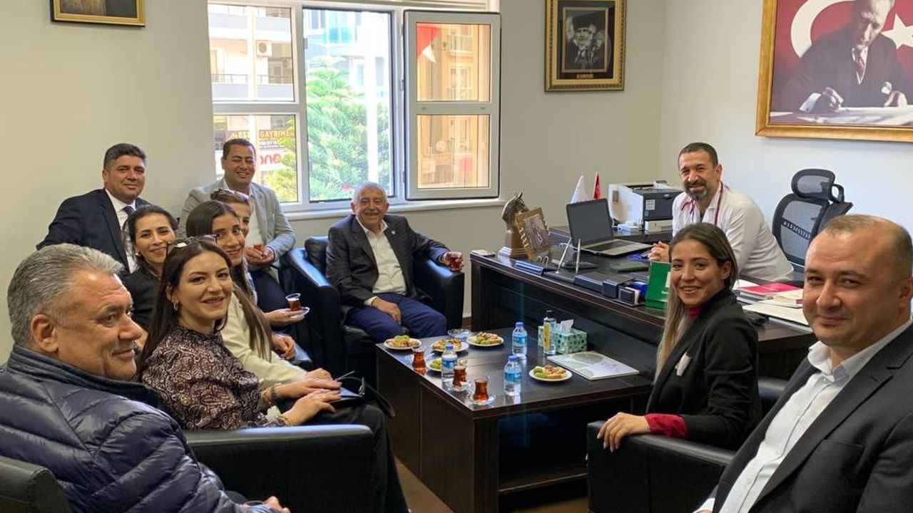 Nazmi Ceylan'dan Çiçekli Kutlama