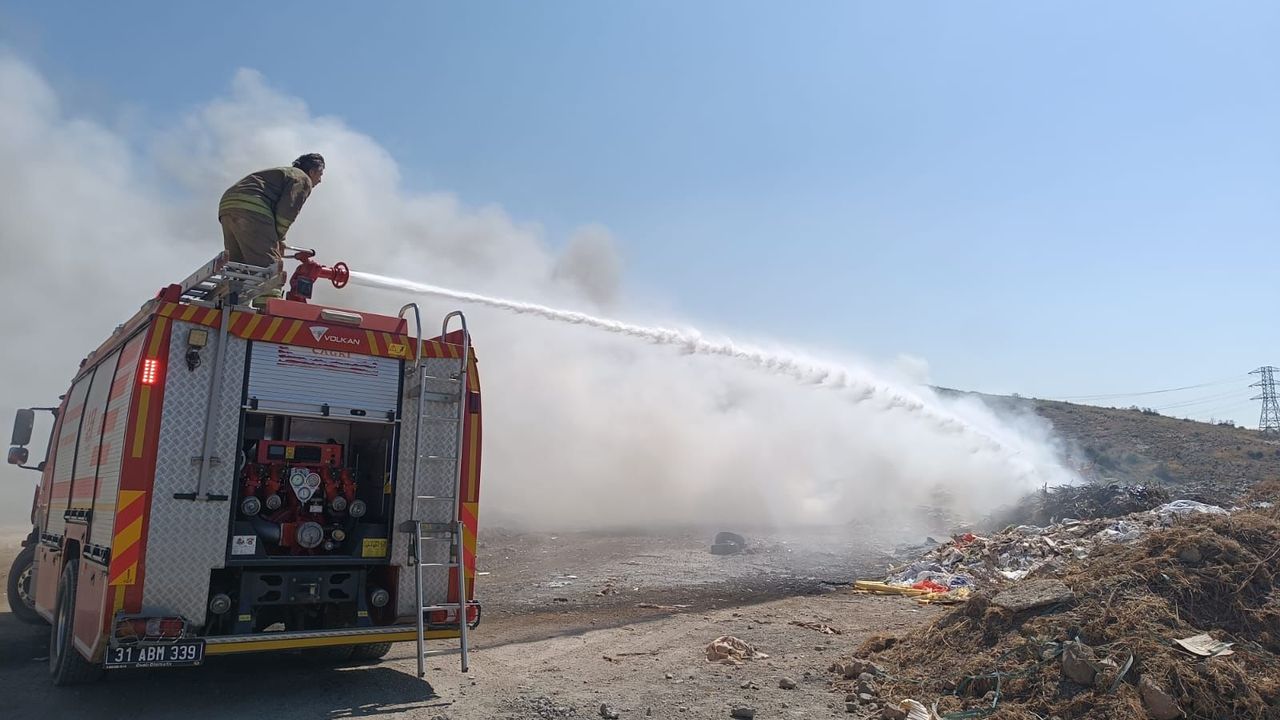 Arsuz'da Çöplük Alanında Yangın Paniği
