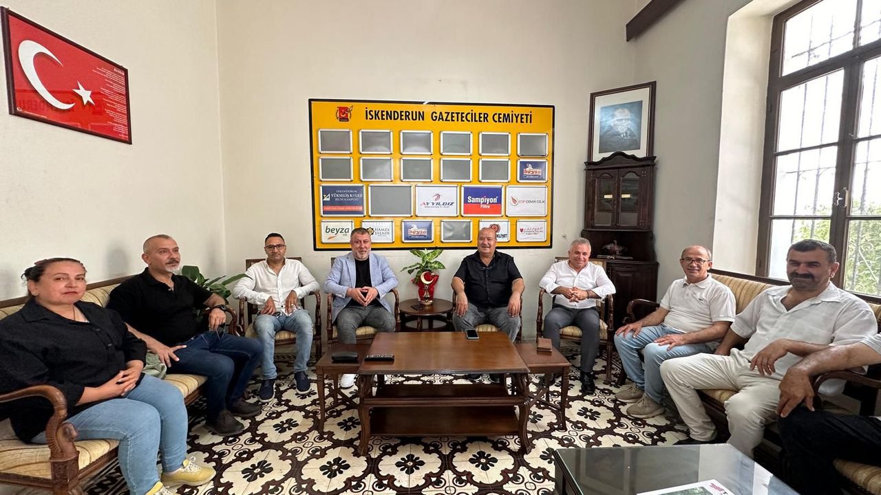 Muhtarlardan İGC'ye Kutlama Ziyareti