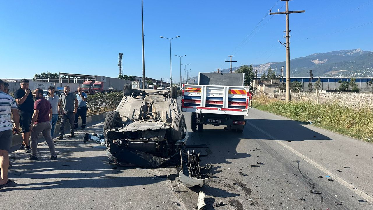 Otomobil ters döndü, 2 kişi hafif yaralandı!