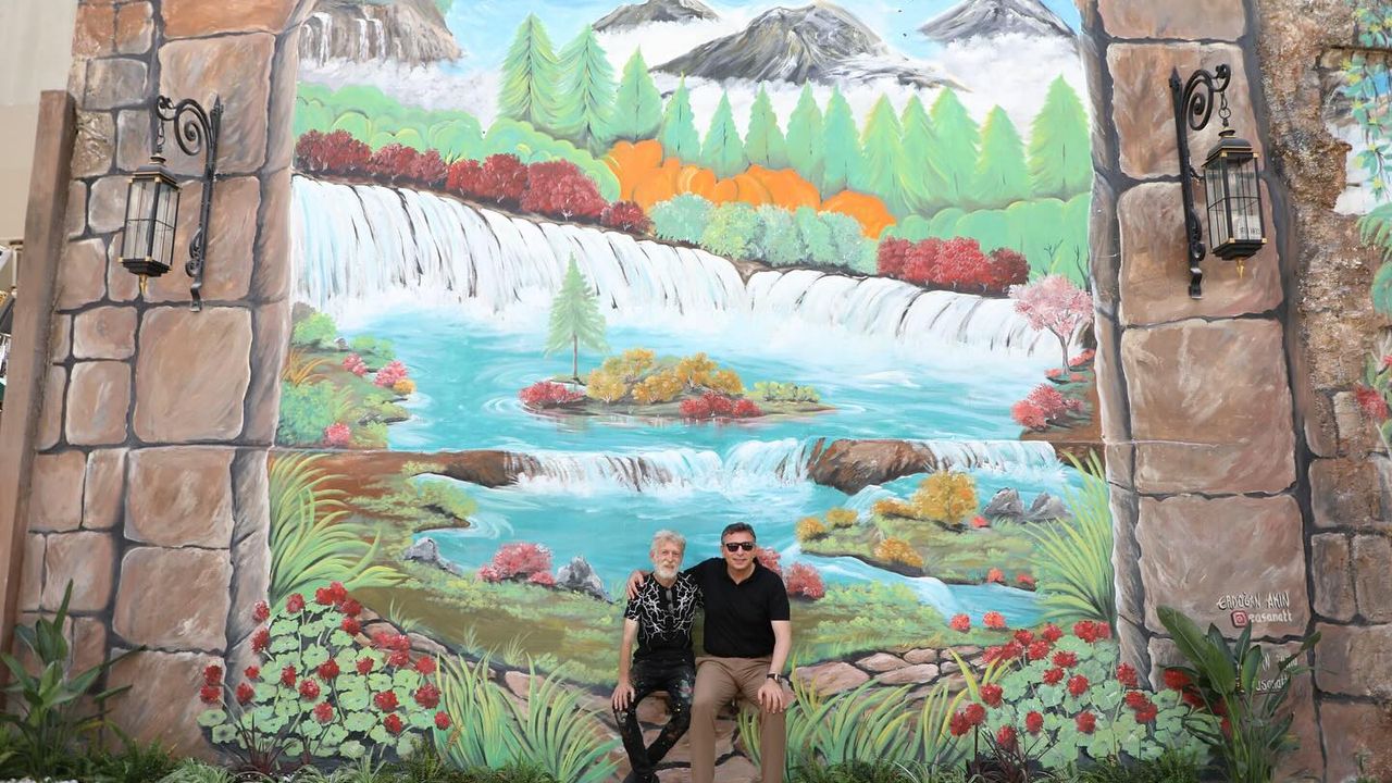 İlk hatıra pozu Başkan ve Akın’dan