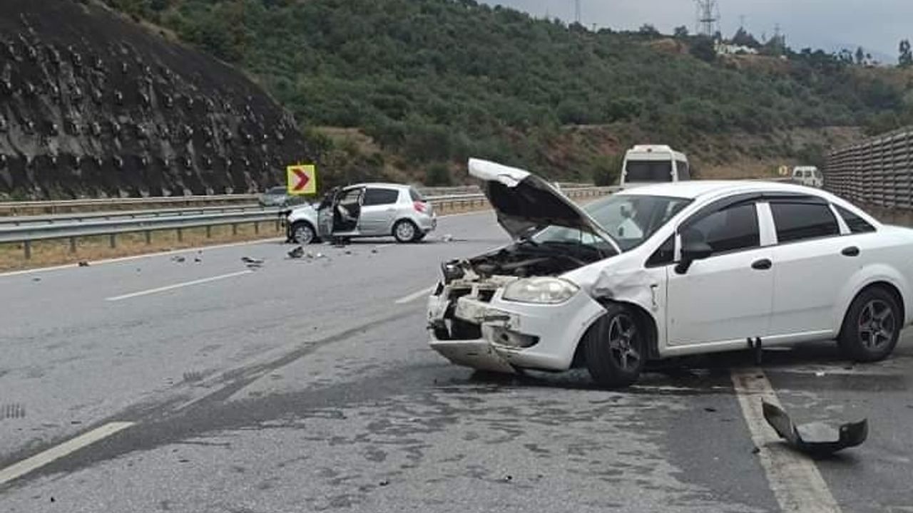 İskenderun’da TEM otoyolunda Kaza: 4 Yaralı