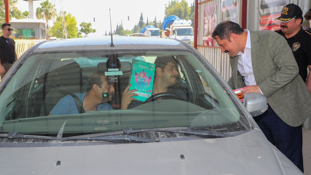 Yol Kontrol noktasında vali sürprizi…