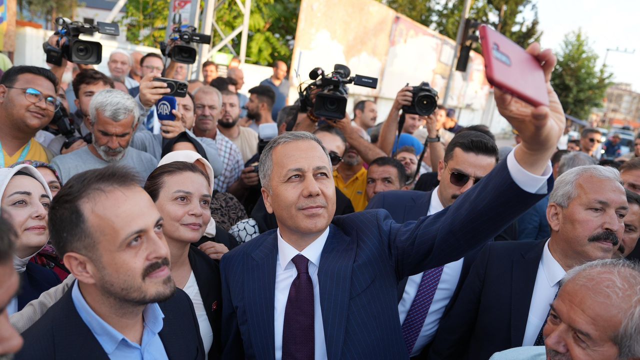 Bakan Yerlikaya’ya Dörtyol ve Erzinli ilgisi…