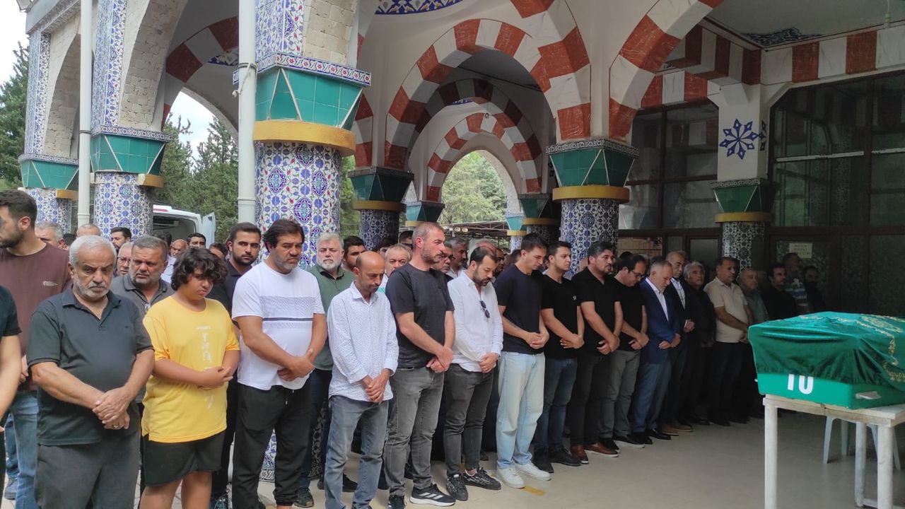 ÖNDER DUALARLA UĞURLANDI