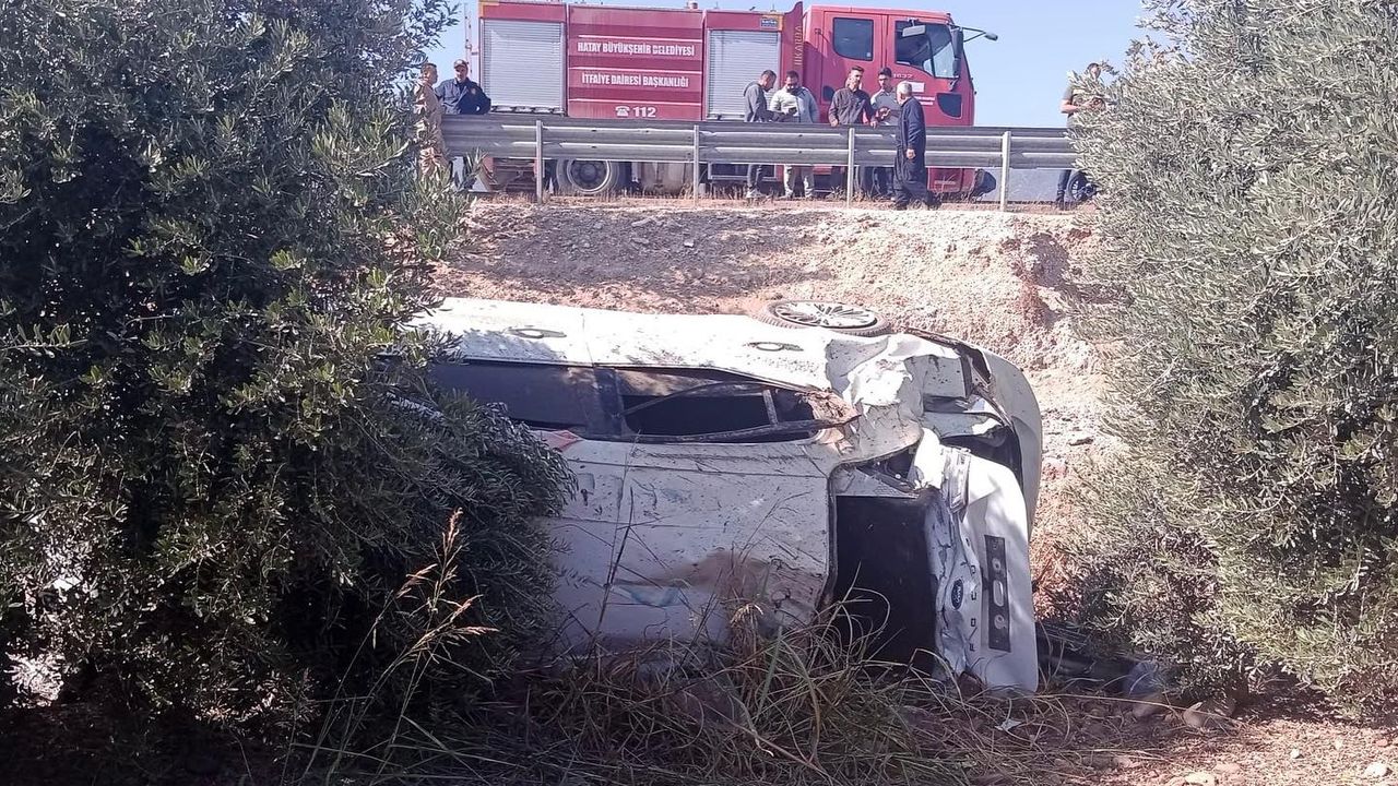 Hassa’da otomobil şarampole uçtu…