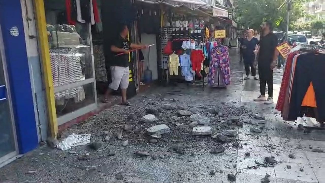 İşyerinin Tavanı Çöktü