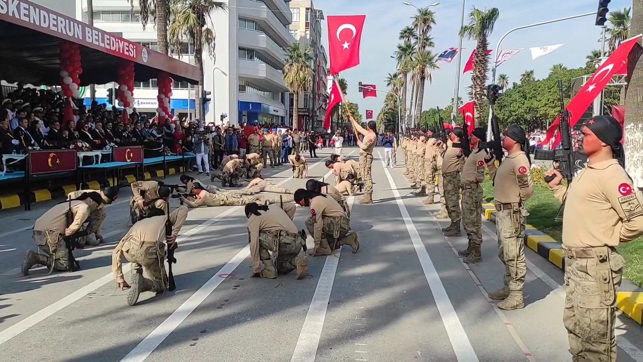 Bayramda Nefes kesen Komando gösterisi