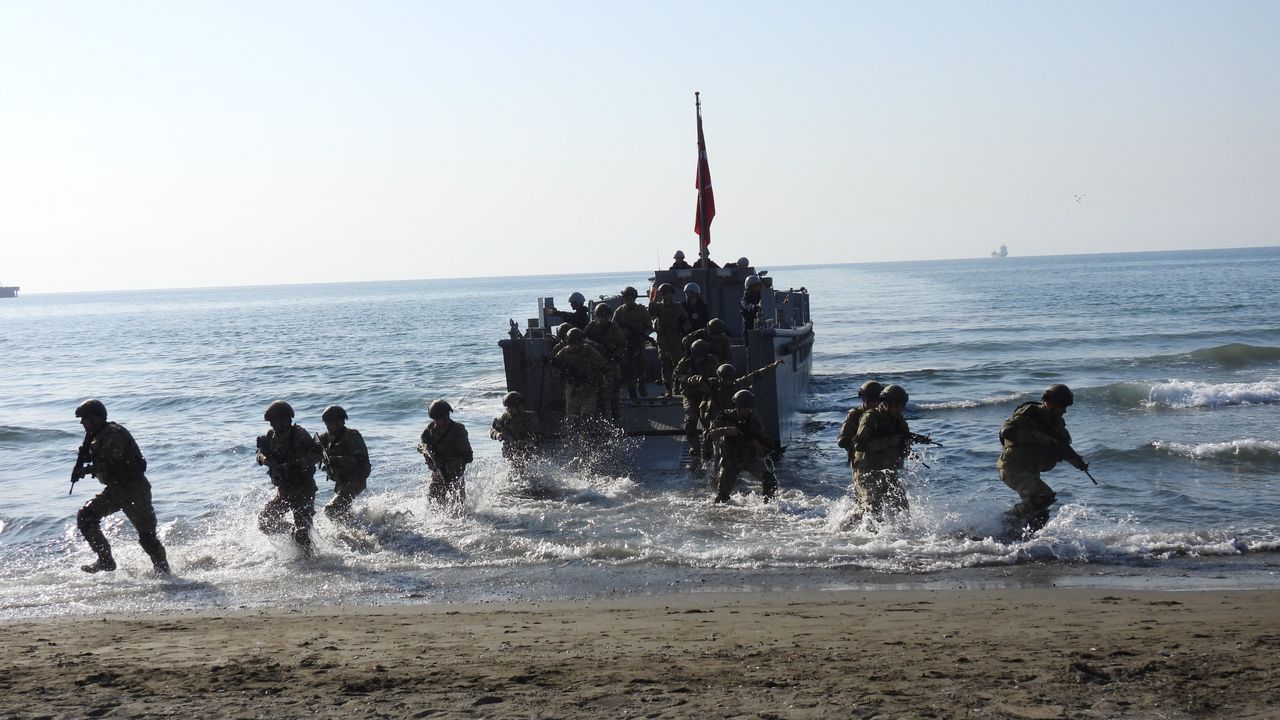 İskenderun’da “Amfibi çıkarma Eğitim”
