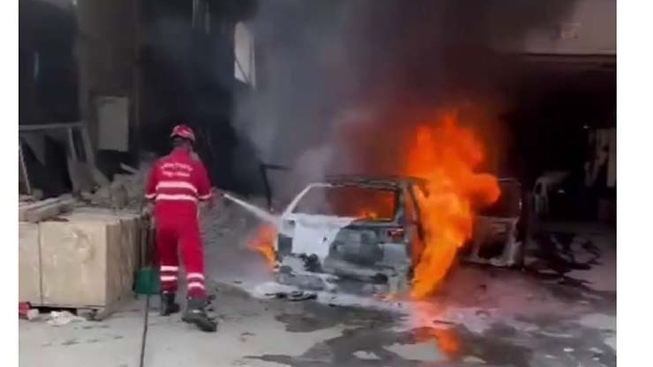 Bakım Sırasında Otomobil  Yandı