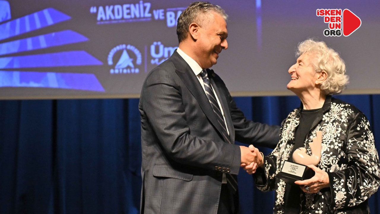 9. Antalya Edebiyat Günleri Ödülleri Sahiplerini Buldu