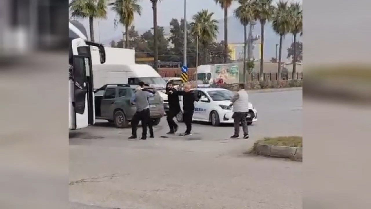 Trafikte yol verme tartışması kavgaya dönüştü