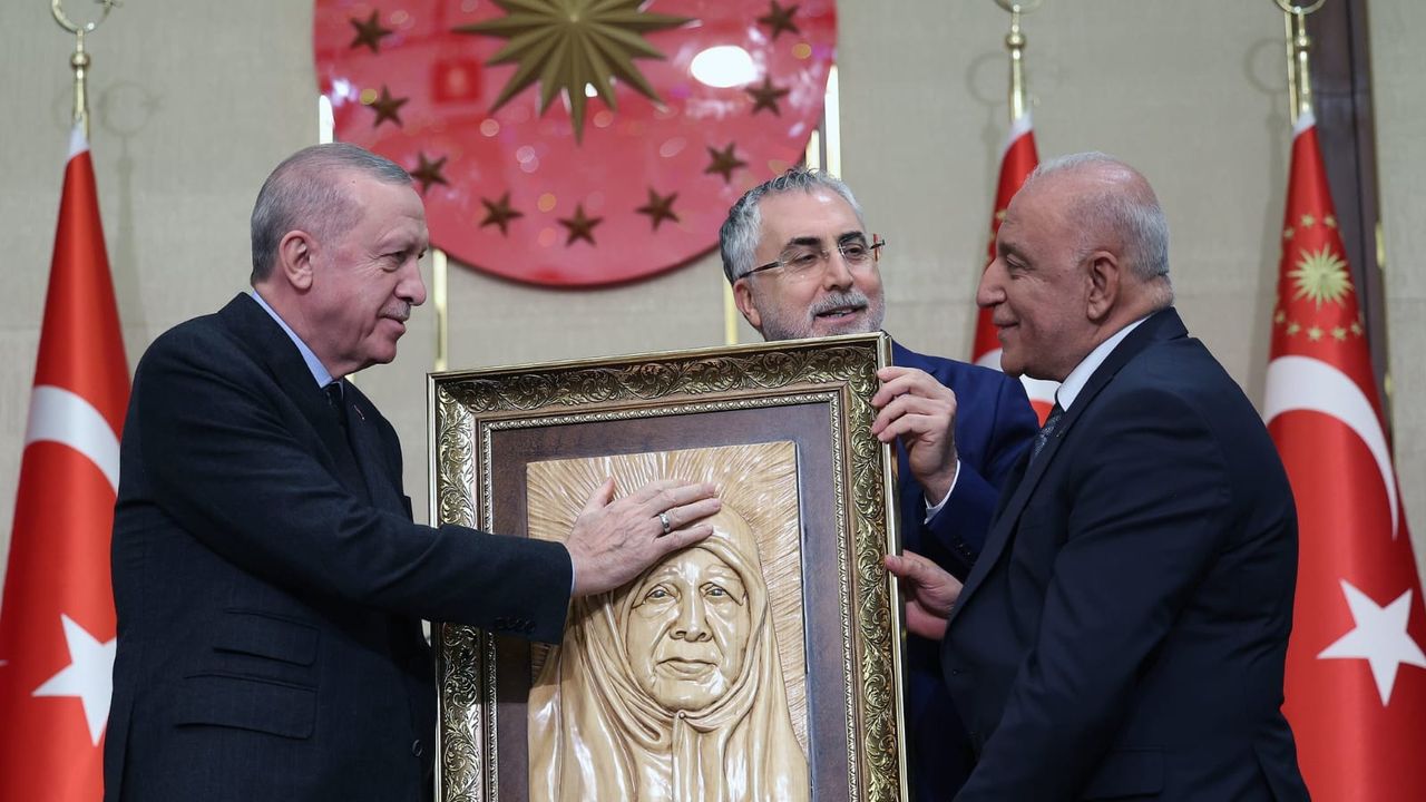 Böke’den Cumhurbaşkanı Erdoğan’a Anlamlı Hediye