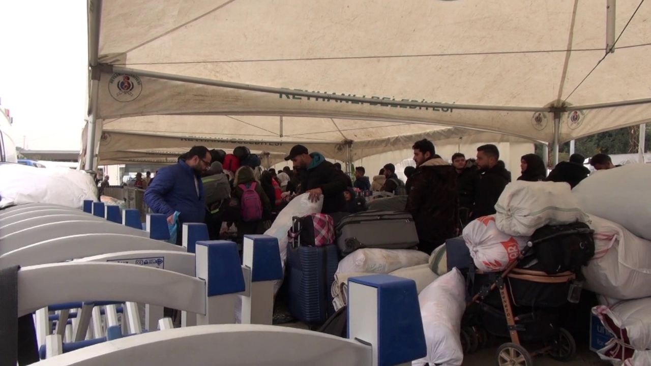 Cilvegözü’nden Ülkelerine Dönüş sürüyor…