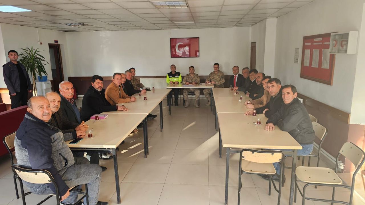 Jandarma Muhtarlarla Güvenlik Toplantısında