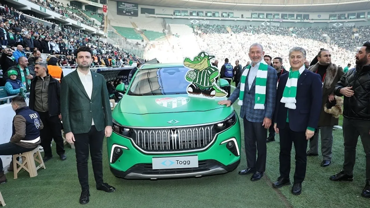 Togg, Bursaspor’un tribün ve şort sponsoru oldu