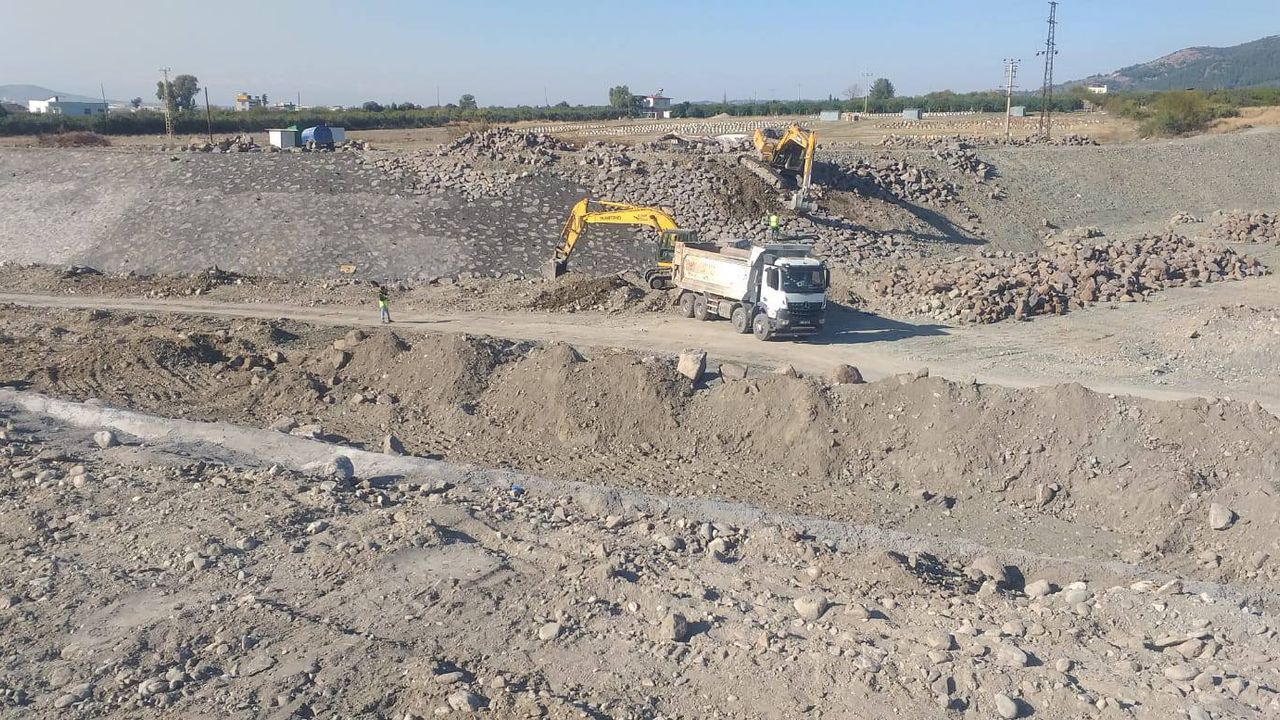 Erzin Deresi Islahını Yerinde İnceledi