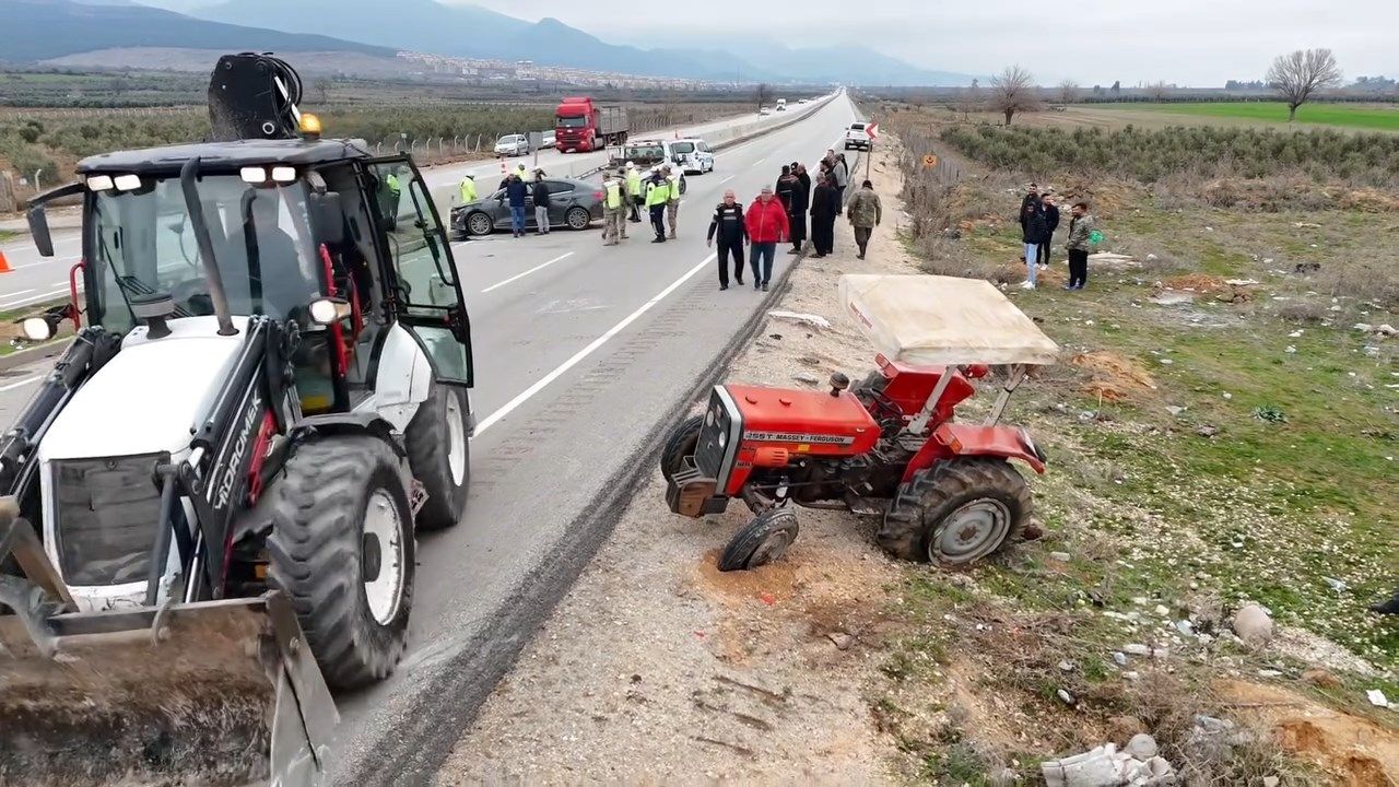 Hassa’da Üç Aracın Karıştığı Kaza: 2 Yaralı