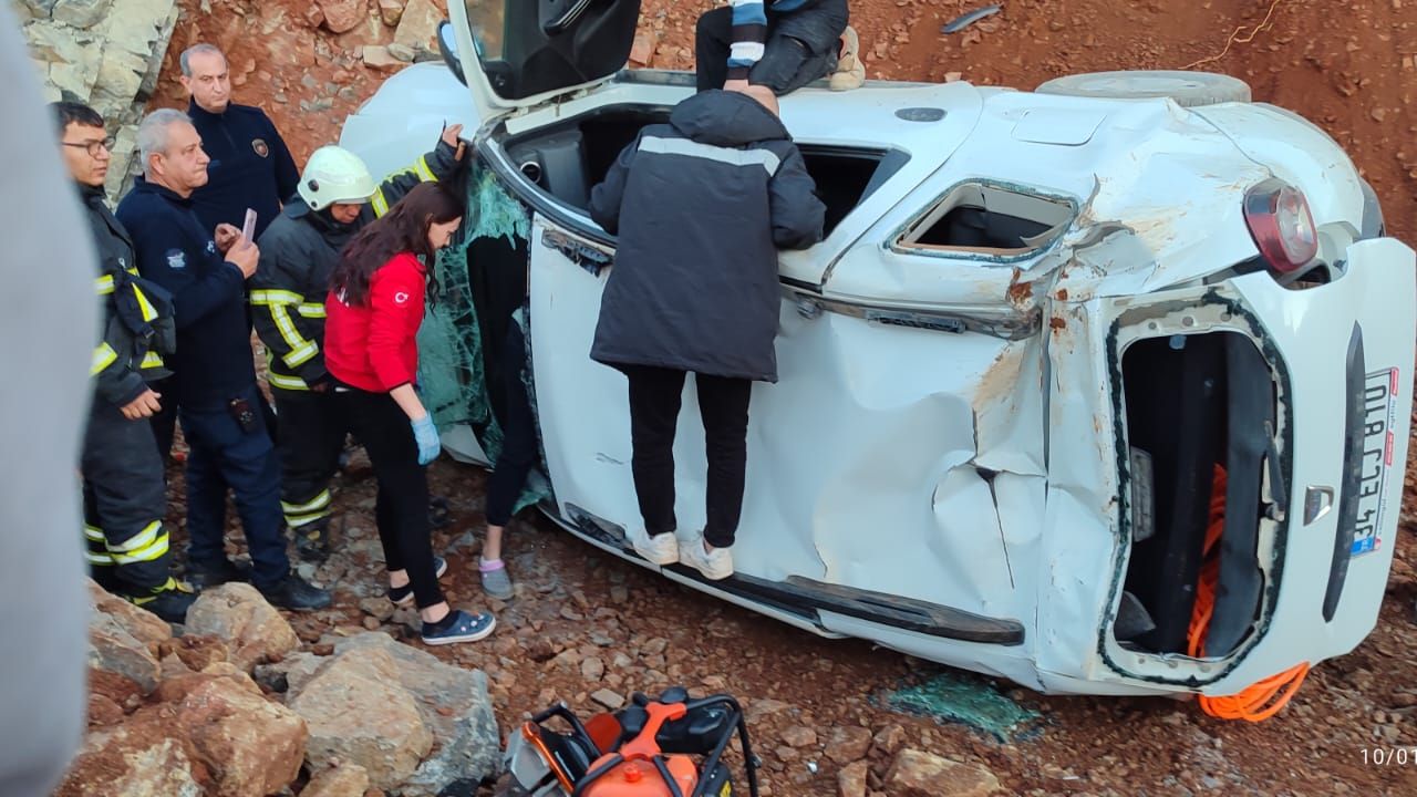 Arsuz’da otomobil trafik kazası yaptı…