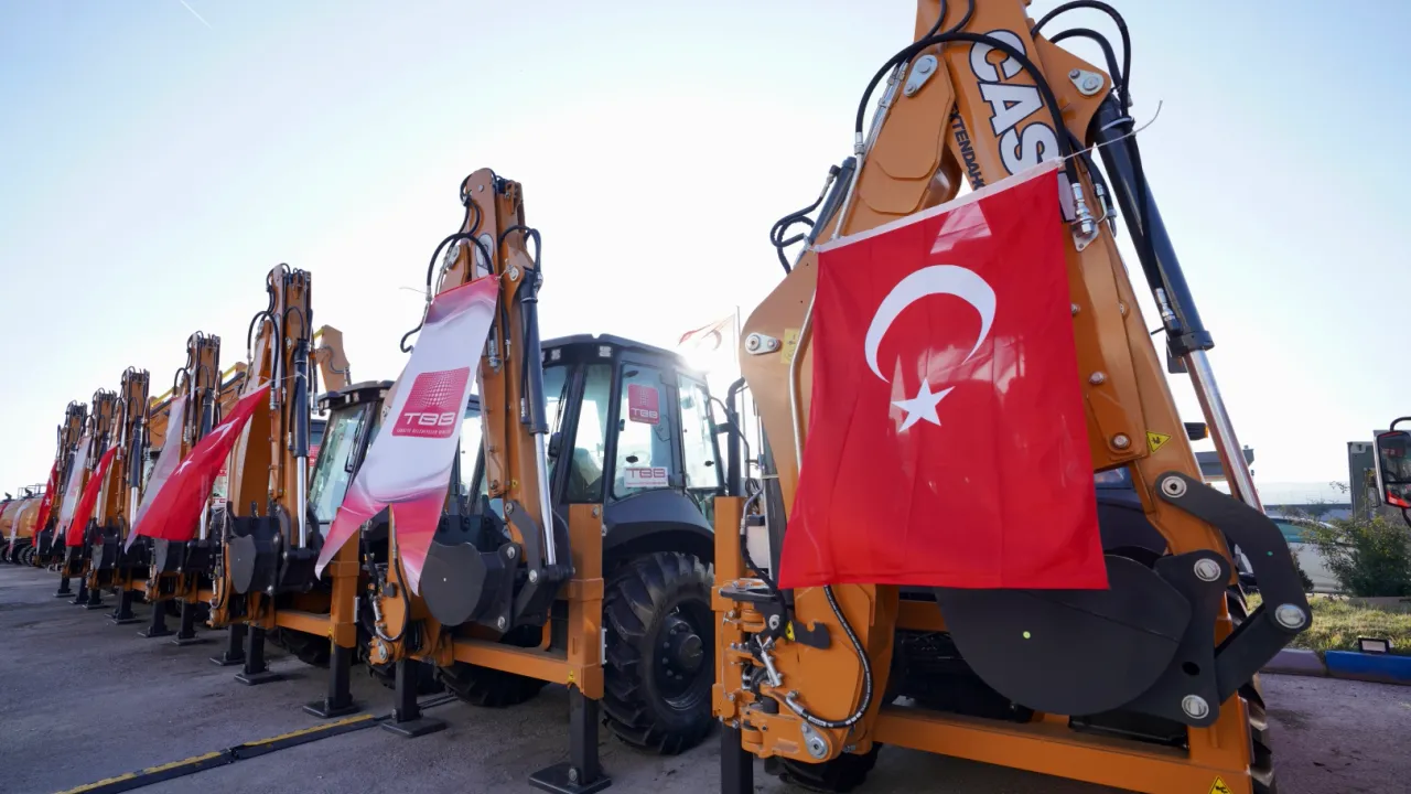 Türkiye Belediyeler Birliği’nden 4 il 31 ilçeye hibe araç