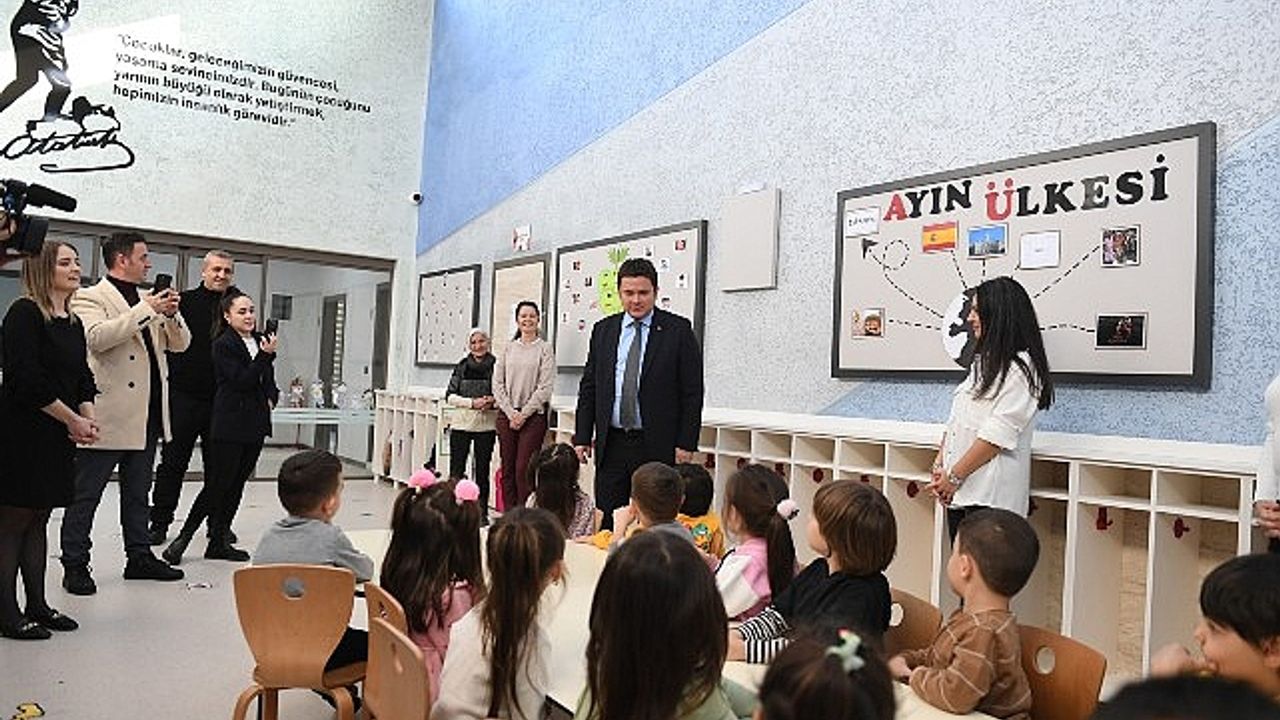 Başkan Aydın miniklerin karne heyecanına ortak oldu