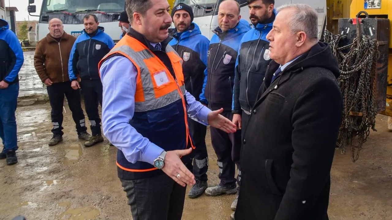 Bursa Yenişehir’de kar çalışmaları aralıksız sürdü