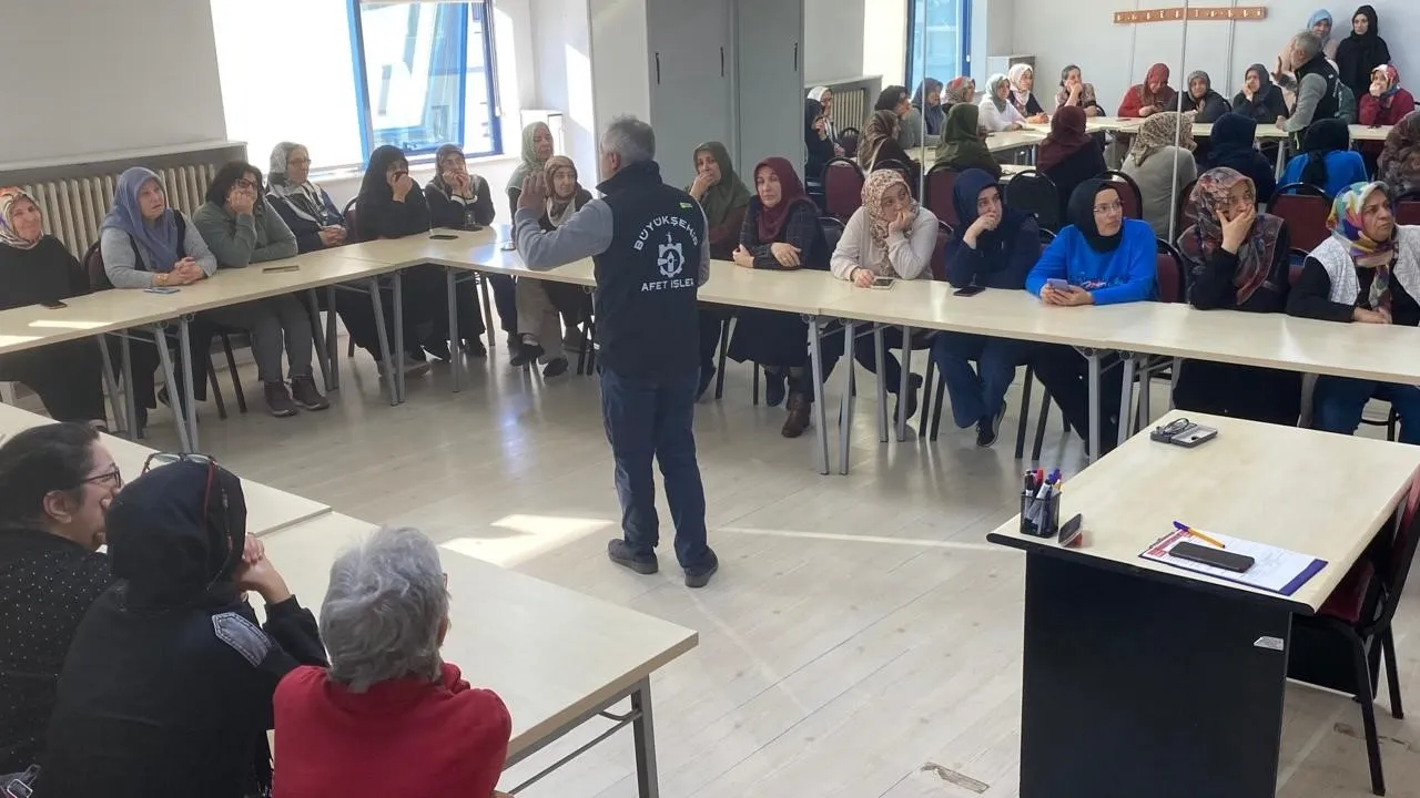 Kocaeli’de afet bilinci eğitimi veriliyor