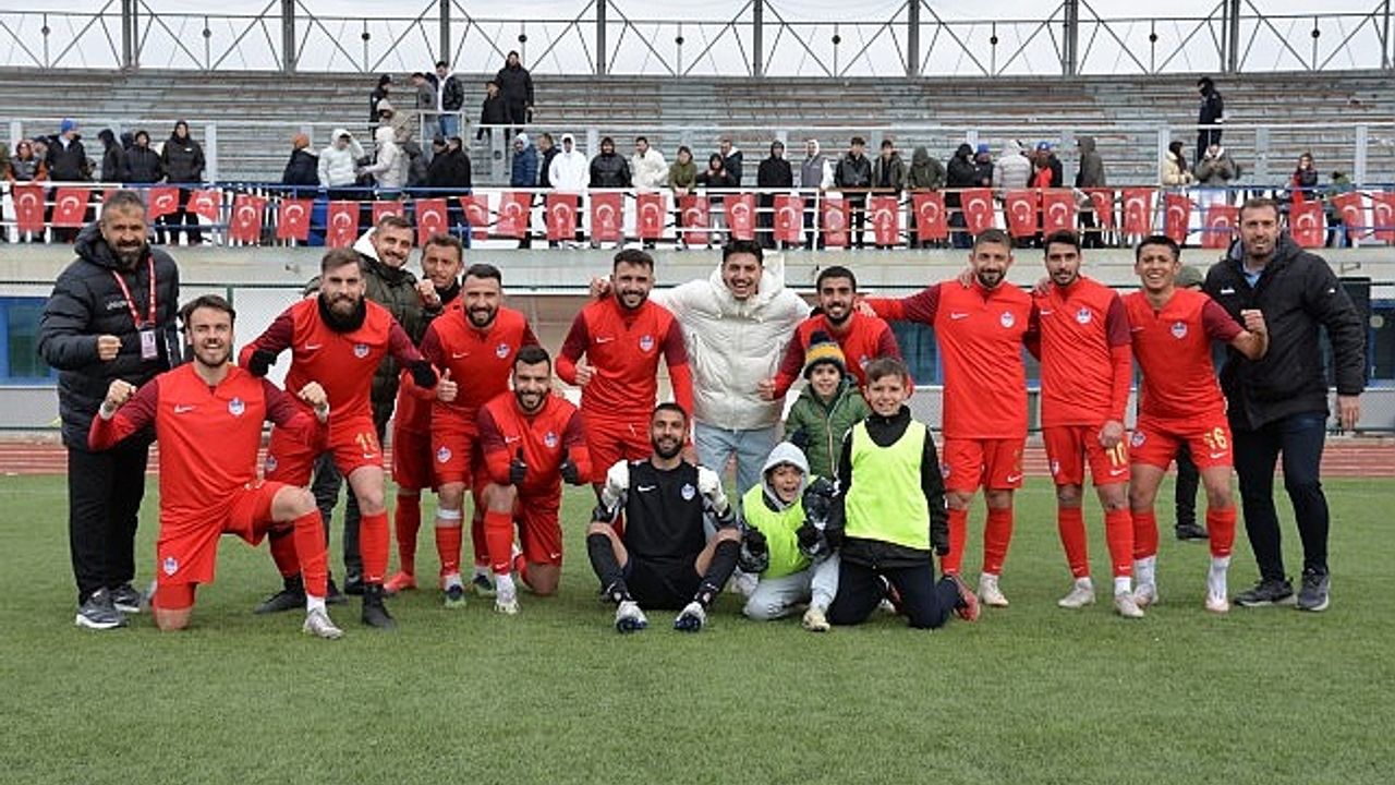 Kahramankazan Belediyespor, evinde karşılaştığı Polatlıspor’u 7-0’lık skorla mağlup etti.