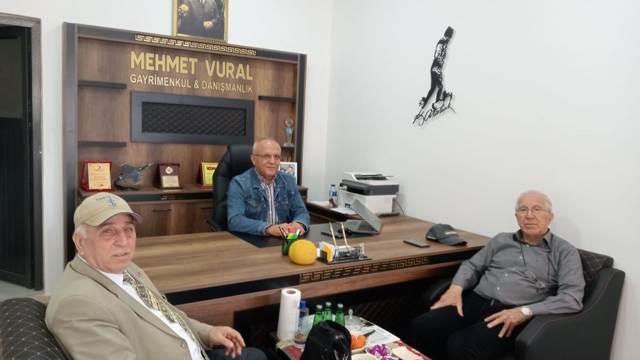 Emekli iki belediye başkan yardımcısı buluştu…