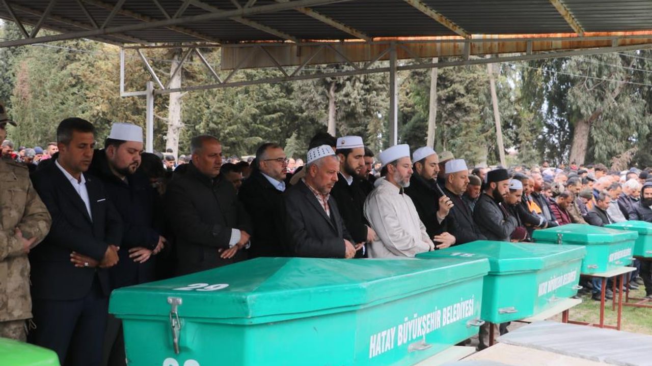 Hatay'da Kazada hayatını kaybedenler toprağa verildi