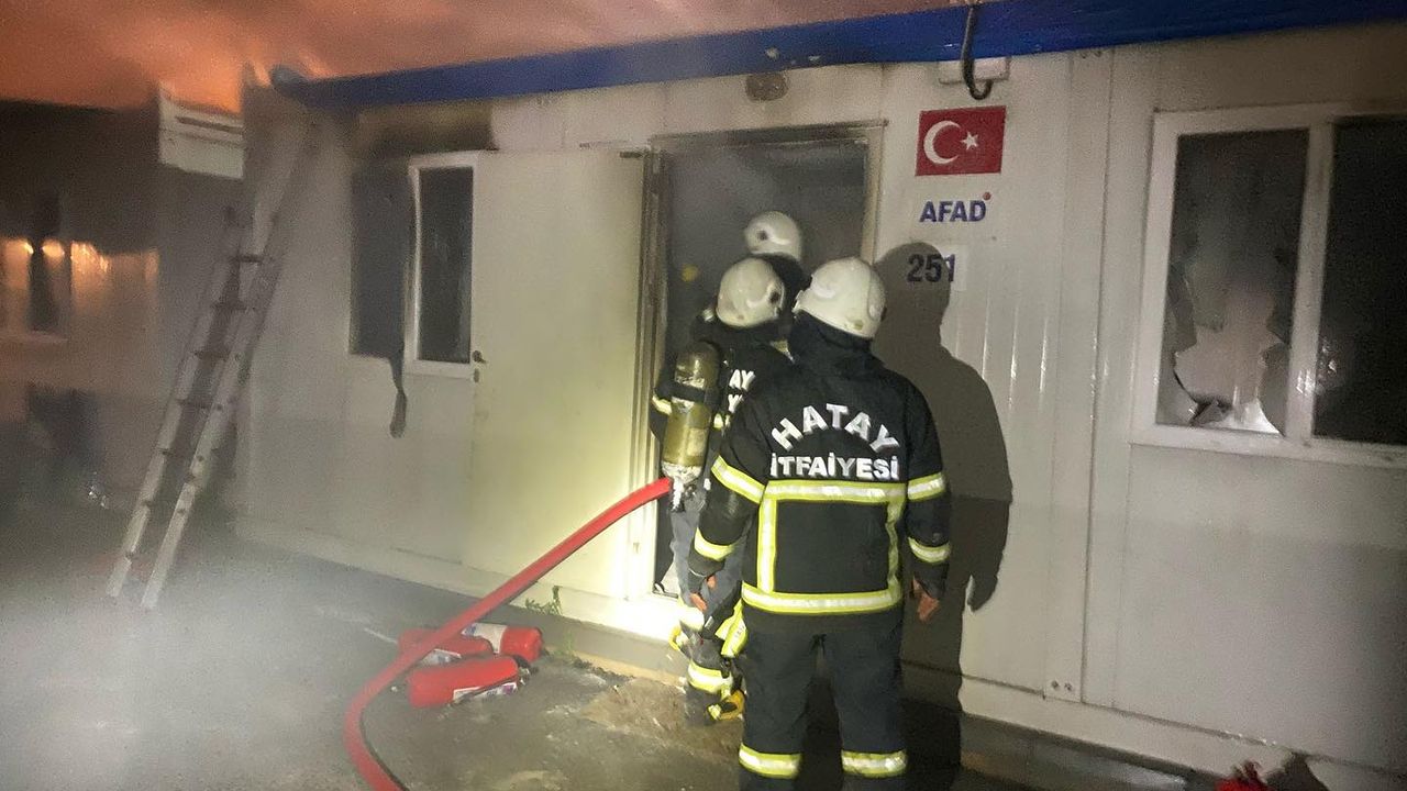 Tayfur Sökmen Konteyner Kentte Yangın Çıktı